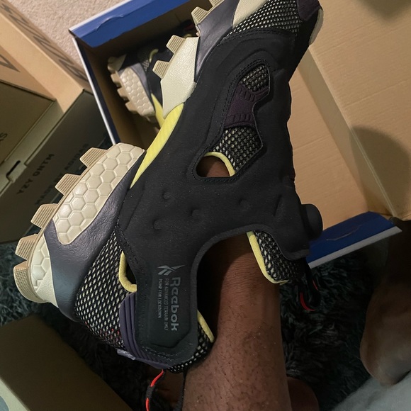 Limited Edition Reebok - Picture 1 of 4